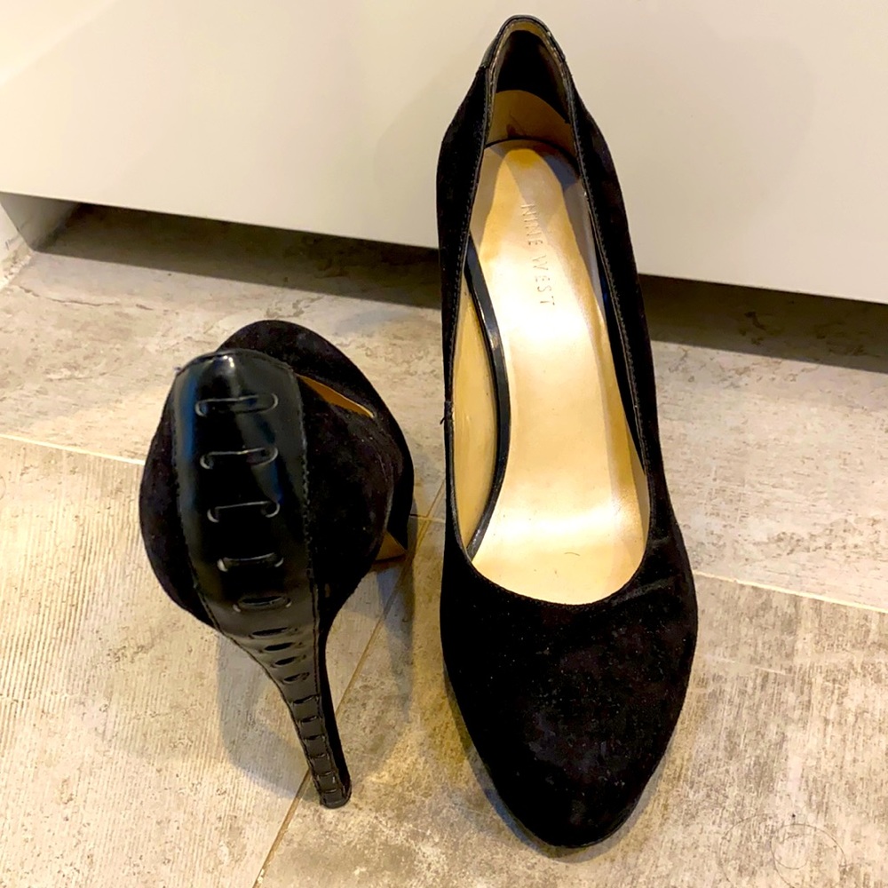 Nine West suede pumps